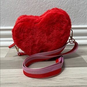 Bath & Body Works Furry Heart Mini Crossbody Bag Makeup Zippered Red‎ Valentines